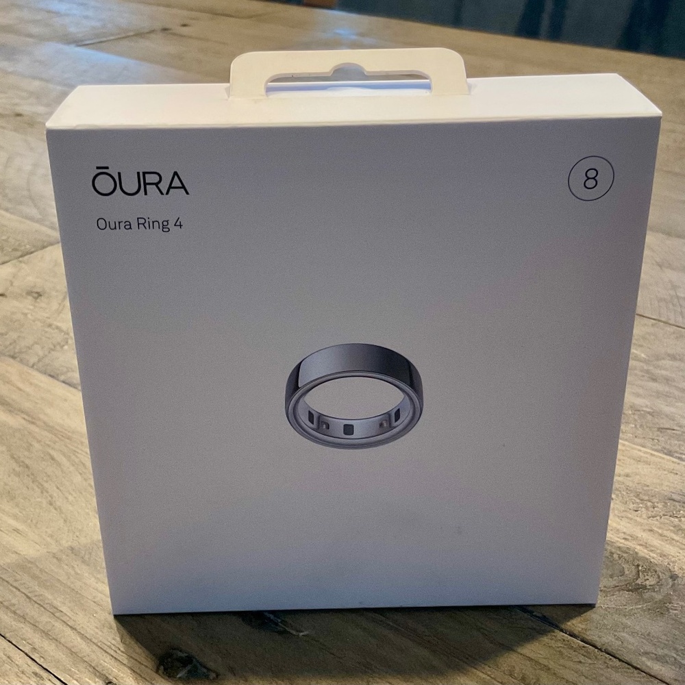 **BRAND NEW** Oura Ring Gen 4 Size 8, Silver. SEALED BOX
